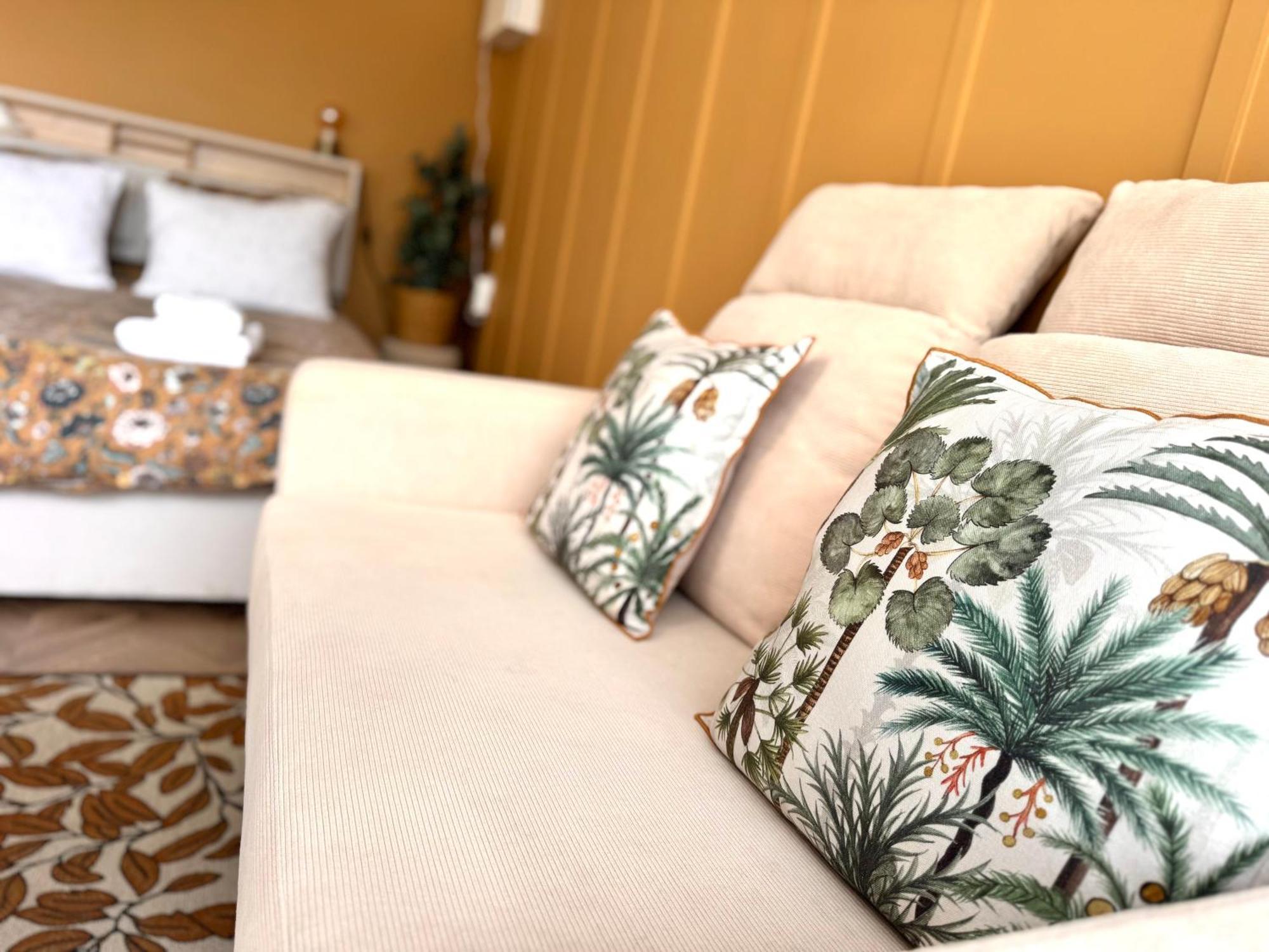 Studio La Petite Oasis- Ideal Couple - Calme - Balcon Sud - Lumineux - 10Min Du Centre & Plage - Proche Centre Juno Beach - Wifi Courseulles-sur-Mer Exterior photo